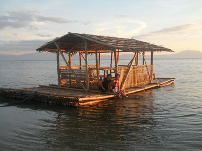 Floating Picnic